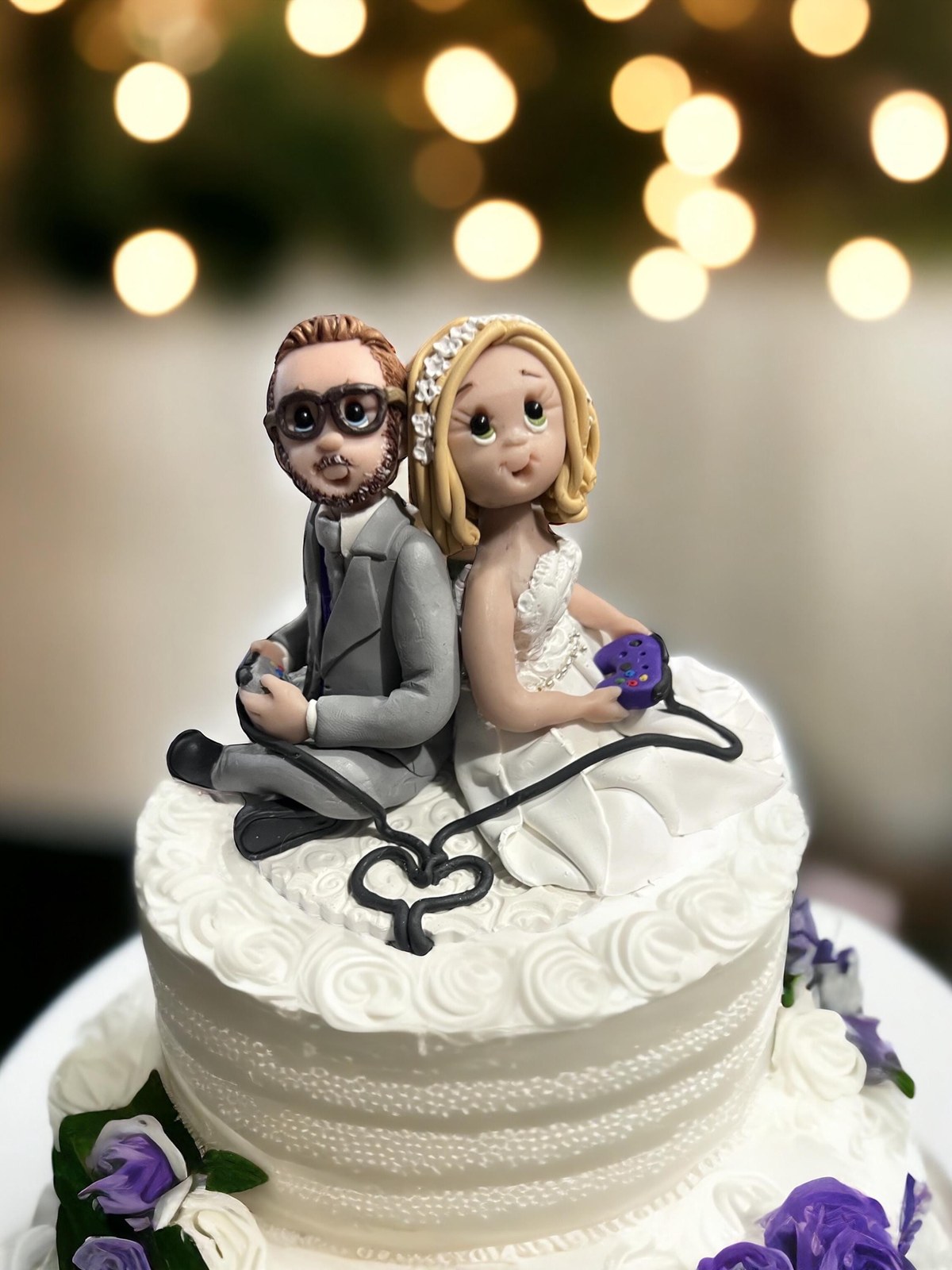 Custom Gamer Wedding Cake Topper with Cat, Personalized Bride and Groom from Photo by Lynn's Little Creations