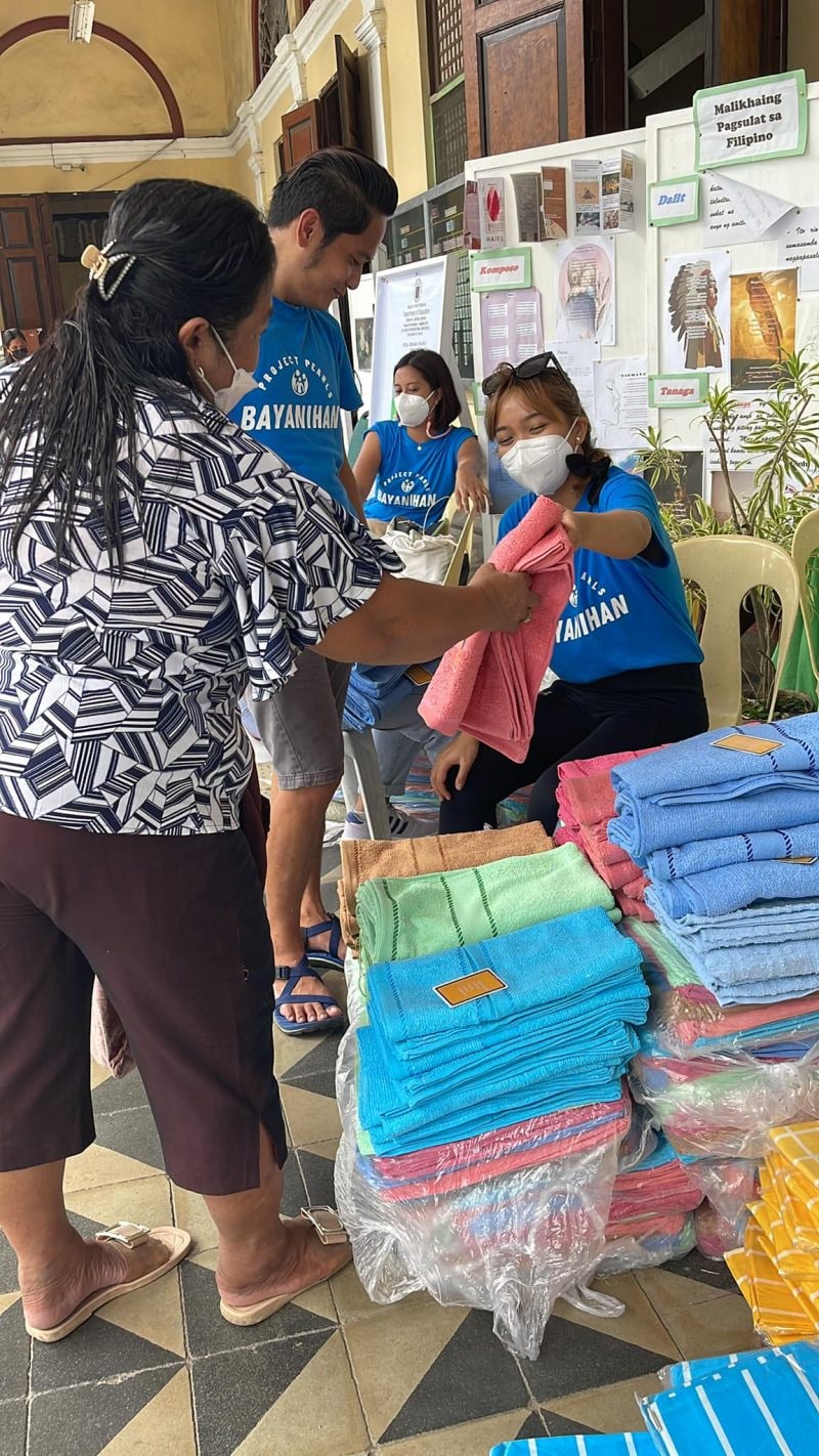 Bayanihan relief distribution in Bohol