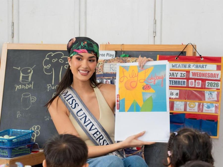 Miss Universe Philippines Bea Millan-Windorski reads with Project PEARLS children