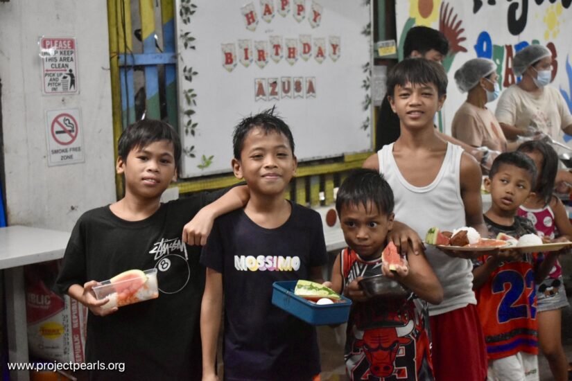 A birthday feeding with Project PEARLS