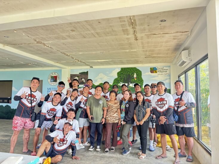 Project PEARLS outreach volunteers