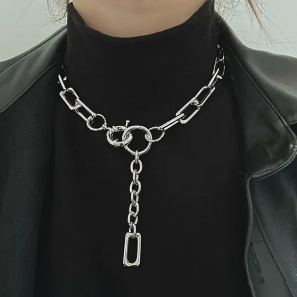 simple normcore silver necklace