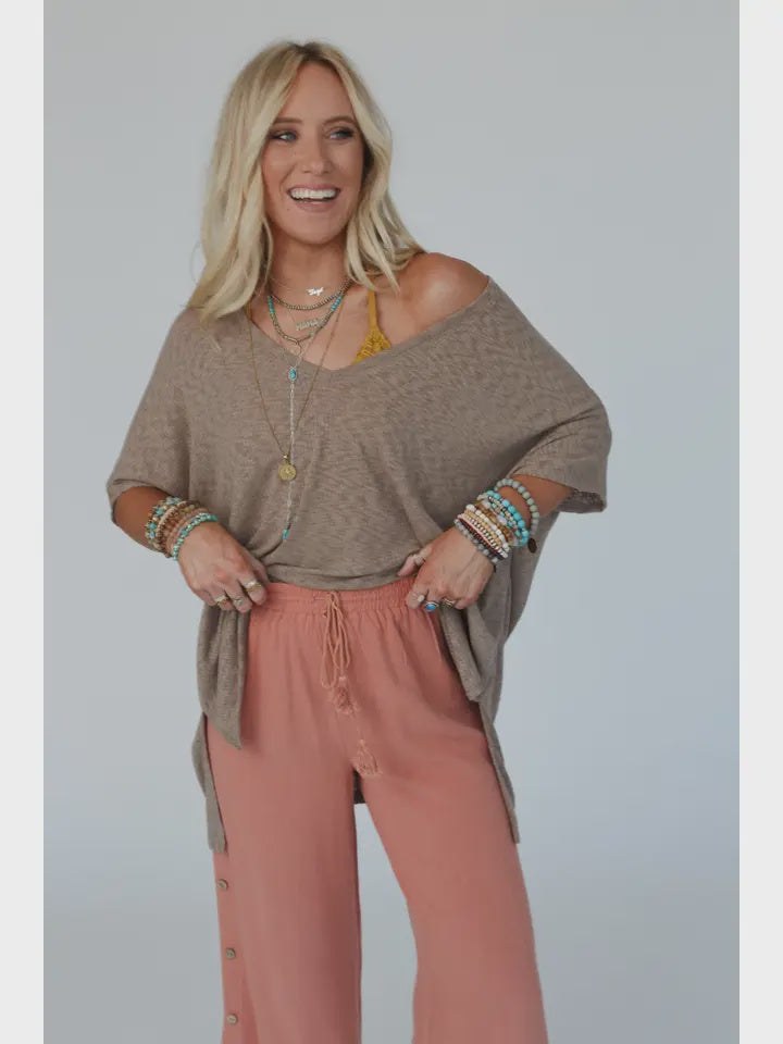 V neck top in mocha