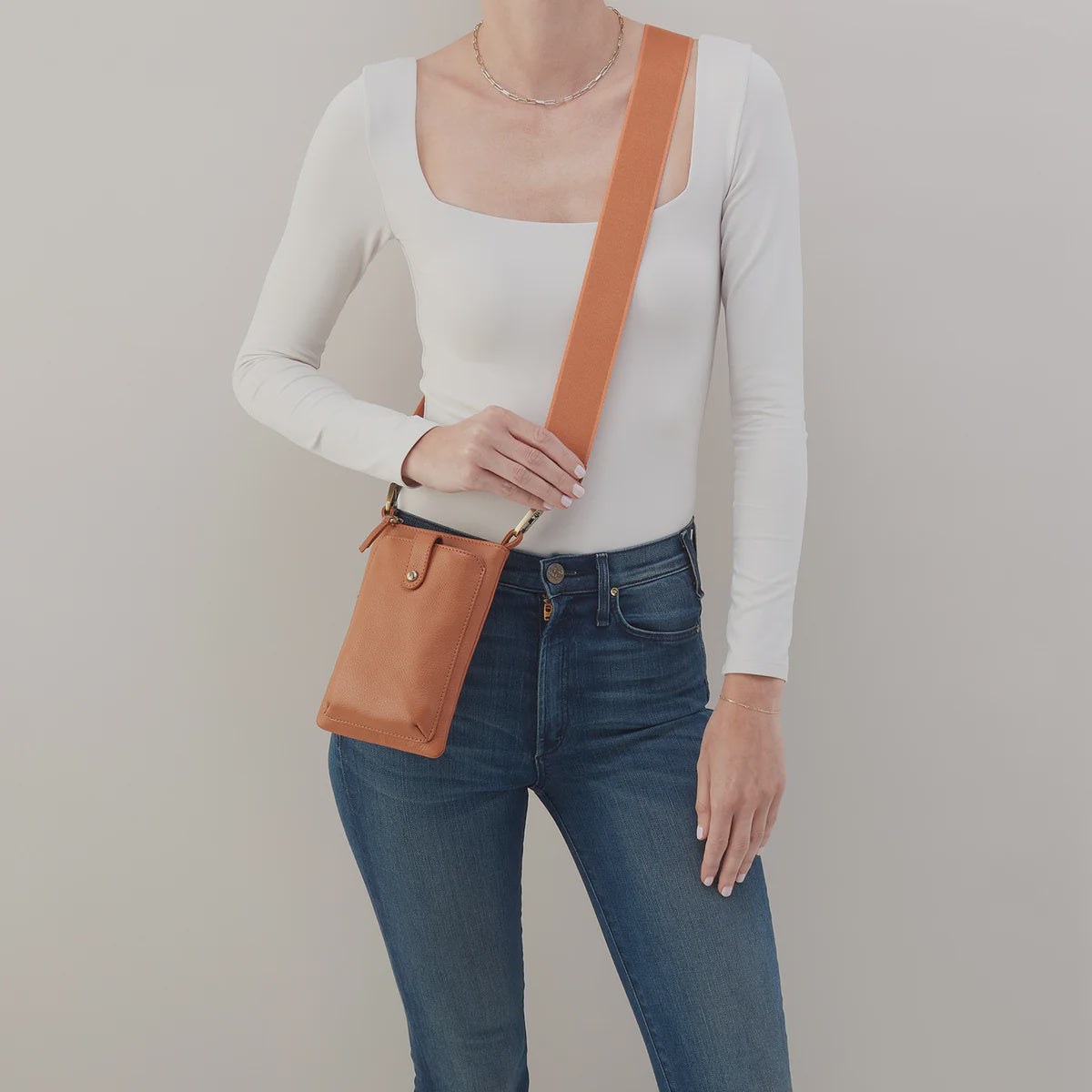 Cass Phone Crossbody butterscotch