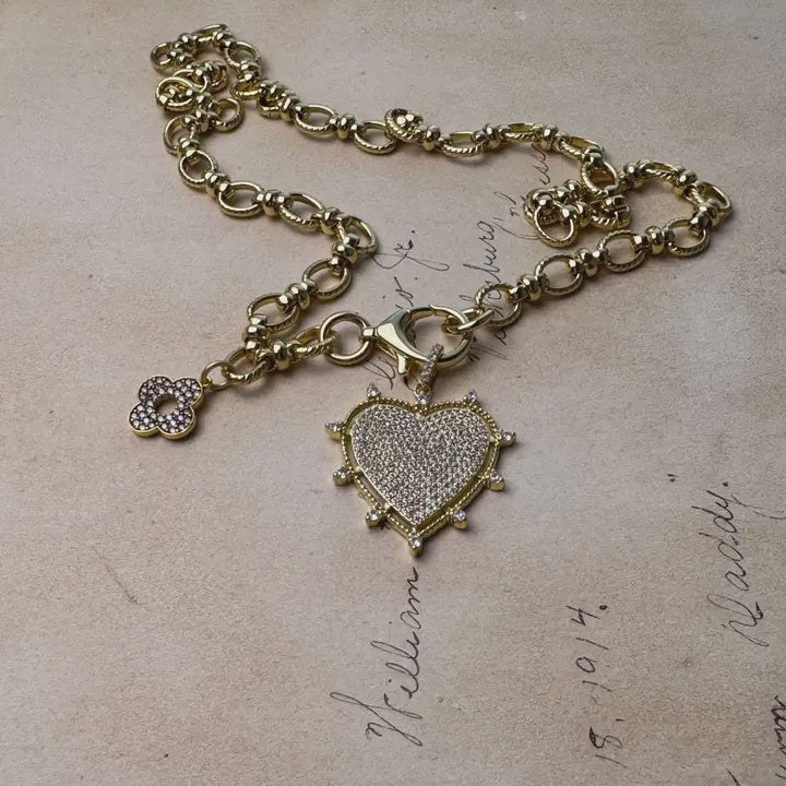 Love bloom necklace