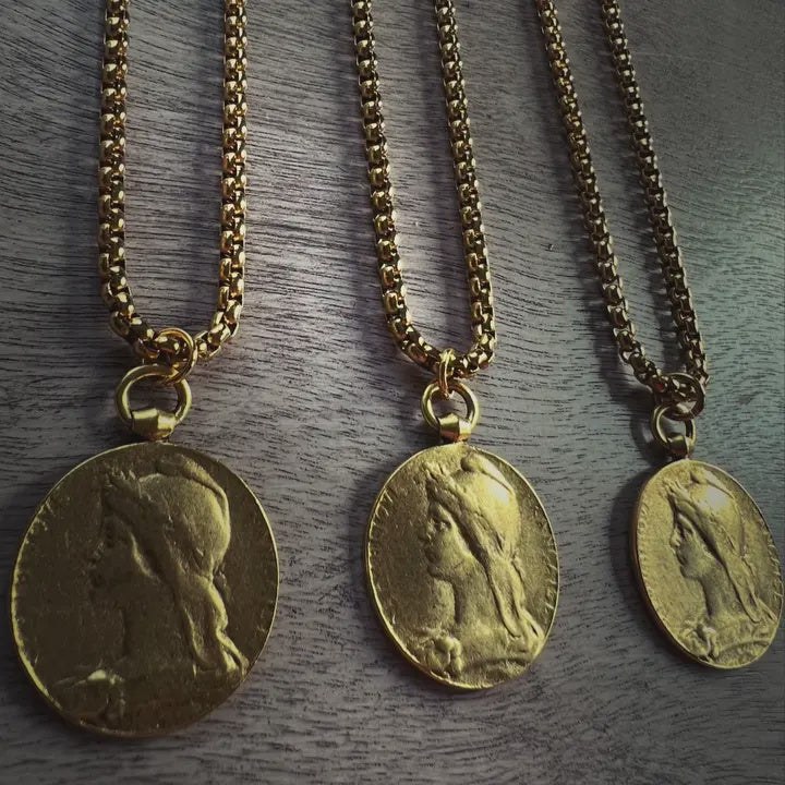 Marianne Classic gold necklace
