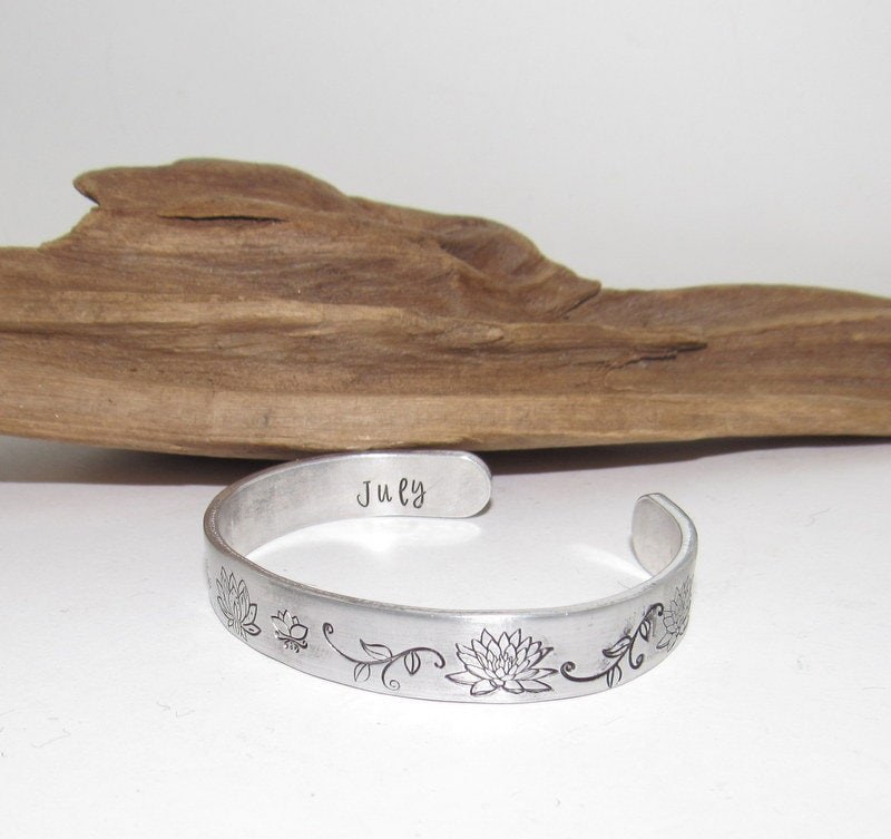 July Birth flower bracelet, stamped jewelry, personalized jewelry, brides maids gifts, nature flower jewelry