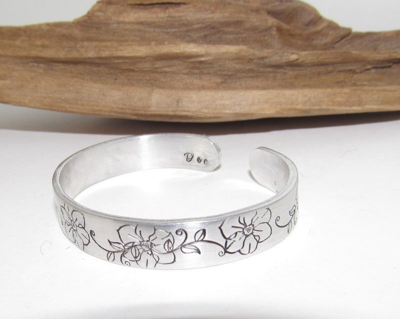Sterling silver December Birth flower bracelet, stamped jewelry, personalized jewelry, brides maids gifts, nature flower jewelry