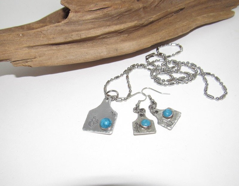 Cactus necklace and earring set , personalized necklace pendant, Boho western theme necklace, western jewelry for her, pendant necklace, view 3