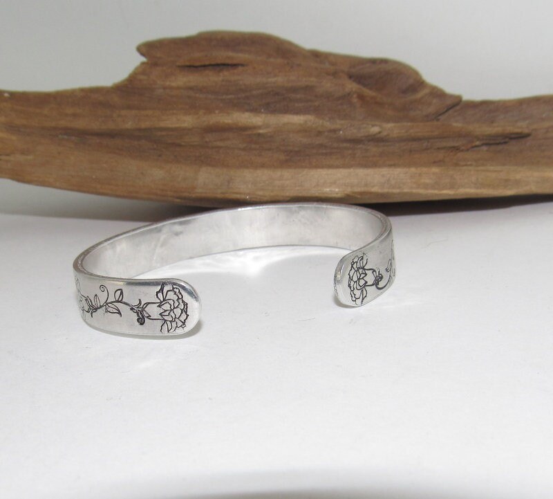 Sterling silver January Birth flower bracelet, stamped jewelry, personalized jewelry, brides maids gifts, nature flower jewelry, view 5