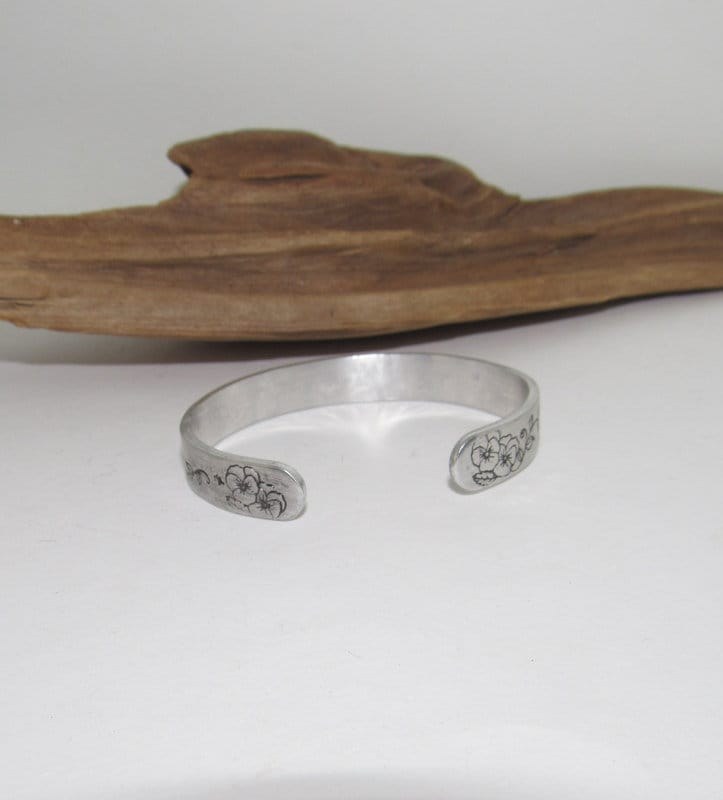 February Birth flower bracelet, stamped jewelry, personalized jewelry, brides maids gifts, nature flower jewelry, view 6
