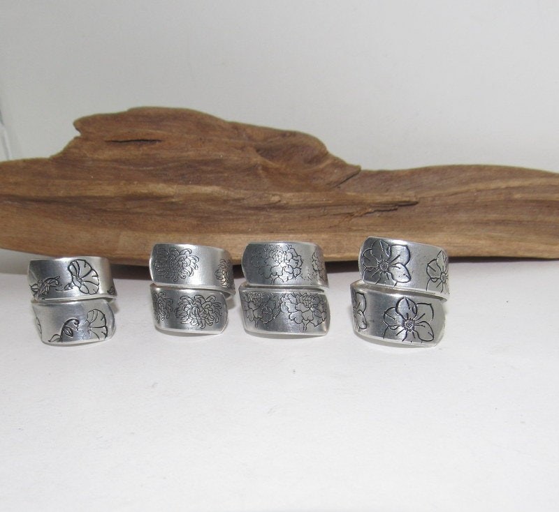 Customizable Birth Flower Rings for Mom, Personalized Jewelry Gift , adjustable silver ring, stamped jewelry,, view 3