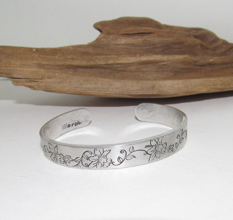 March Birth flower bracelet, stamped jewelry, personalized jewelry, brides maids gifts, nature flower jewelry