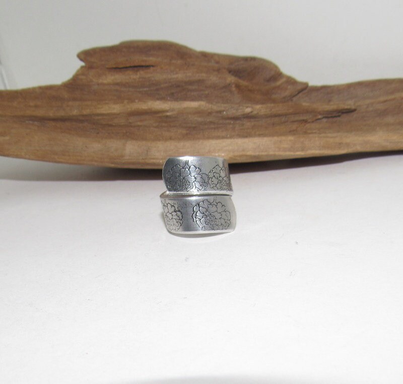 Customizable Birth Flower Rings for Mom, Personalized Jewelry Gift , adjustable silver ring, stamped jewelry,, view 8