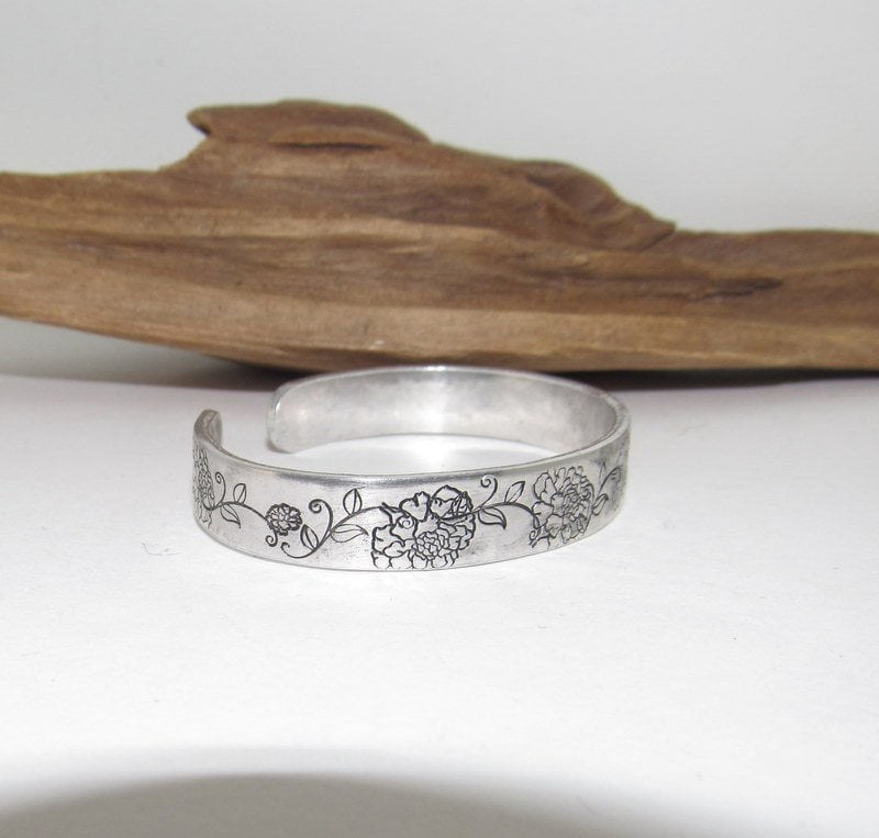October Birth flower bracelet, stamped jewelry, personalized jewelry, brides maids gifts, nature flower jewelry, view 4