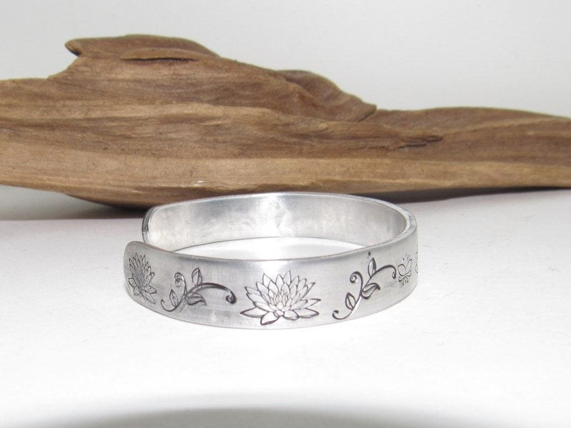 July Birth flower bracelet, stamped jewelry, personalized jewelry, brides maids gifts, nature flower jewelry, view 4