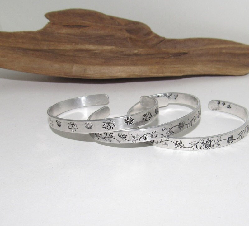 Skinny stacking Birth flower bracelet gift for mom, Mothers stamped personalized jewelry, brides maids gifts, nature flower jewelry