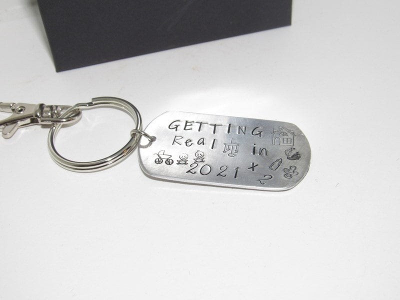 pregnancy's announcement gift, mom to be keyring , stamped keyring for dad or mom, personalized baby announcement gift, baby shower gift, view 4