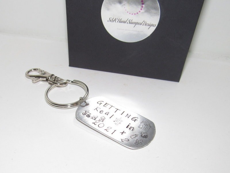 pregnancy's announcement gift, mom to be keyring , stamped keyring for dad or mom, personalized baby announcement gift, baby shower gift, view 2