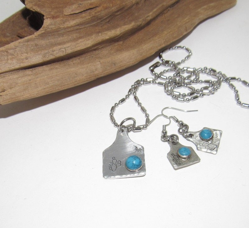 Cactus necklace and earring set , personalized necklace pendant, Boho western theme necklace, western jewelry for her, pendant necklace
