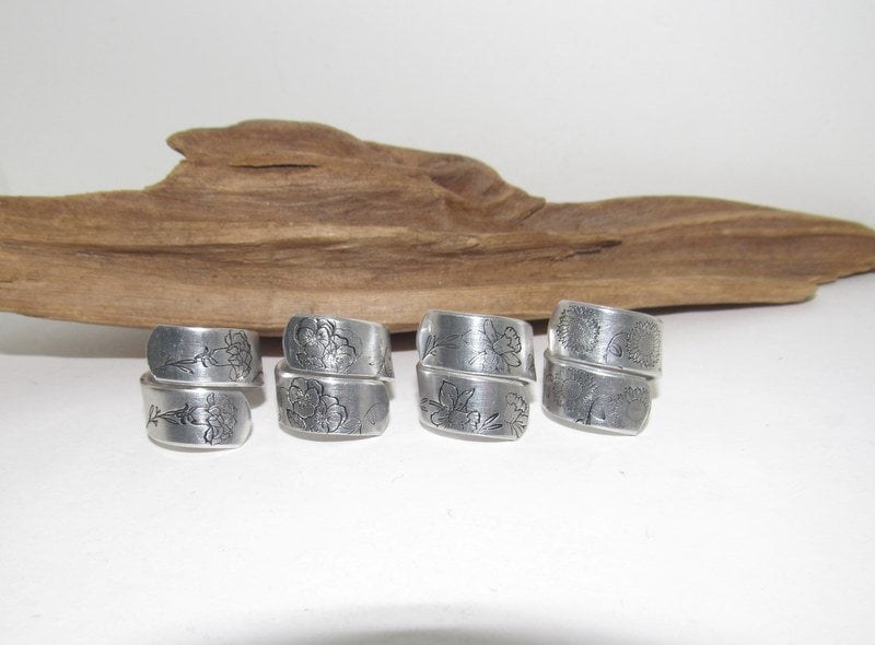 Customizable Birth Flower Rings for Mom, Personalized Jewelry Gift , adjustable silver ring, stamped jewelry,, view 2