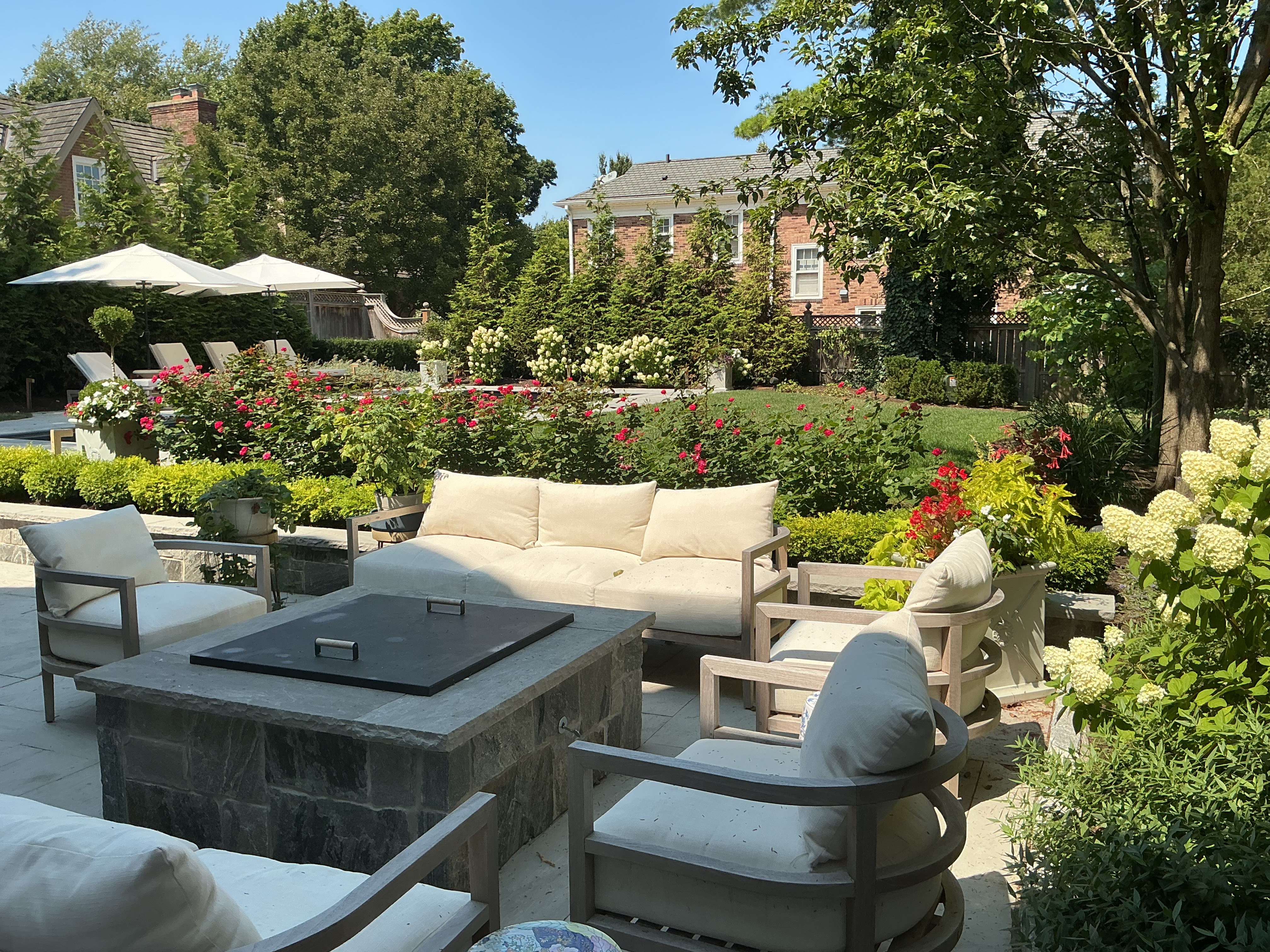 Luxury Poolside Retreat project photo 1
