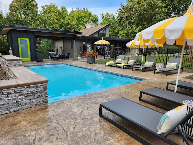 Mid Century Modern Poolside Retreat project photo 1