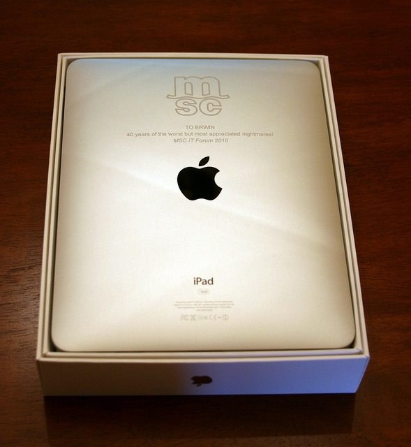 Inscription and Logo on iPad