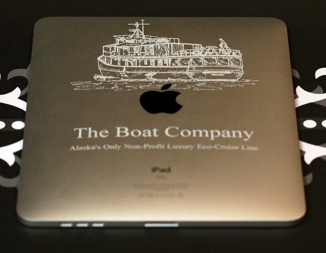 Etched Logo iPad