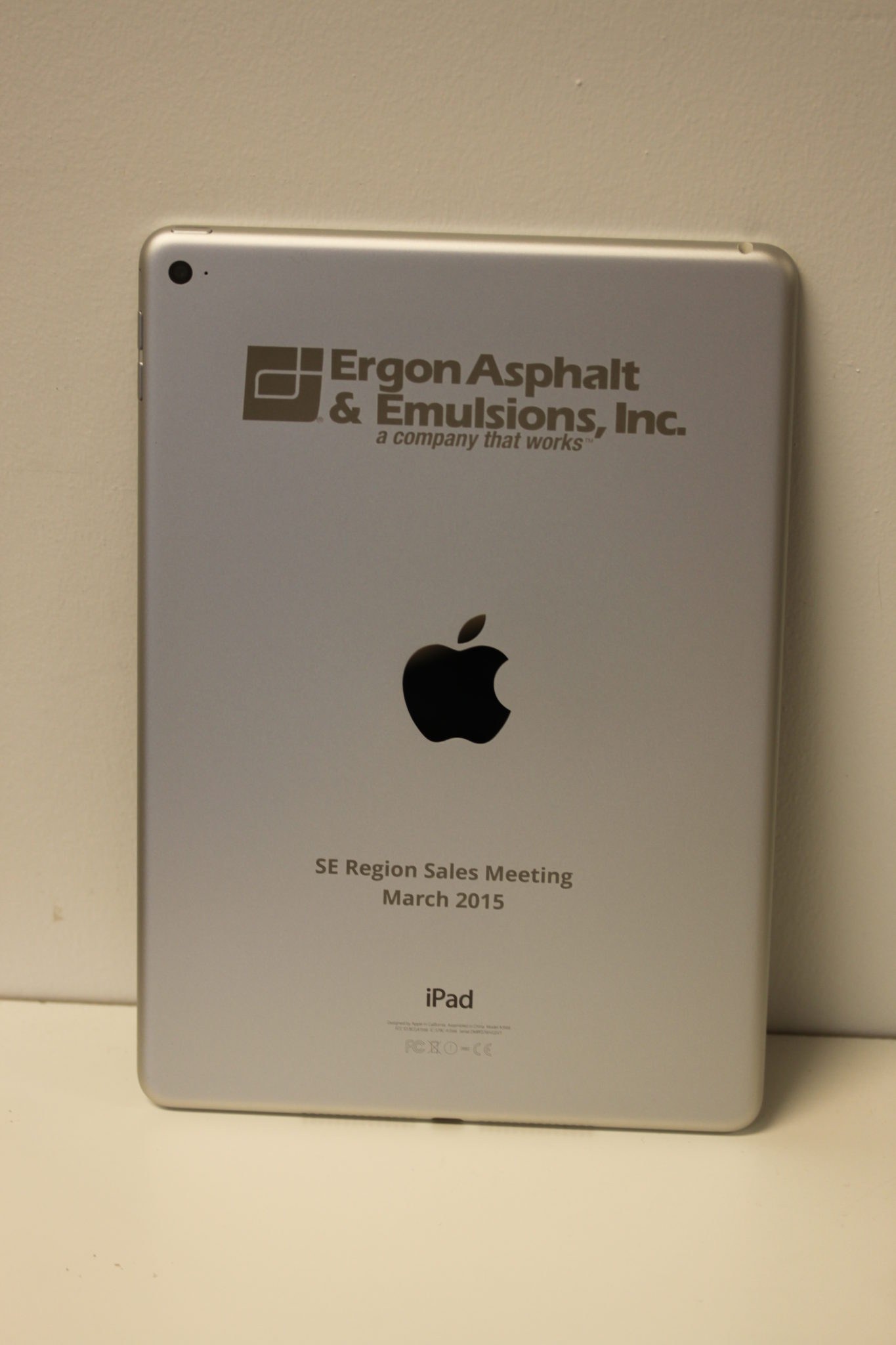 Engraving on iPad Air 2
