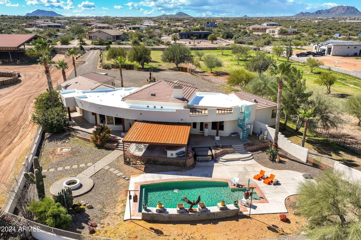 Extraordinary Horse Training Facility – SOLD ranch property