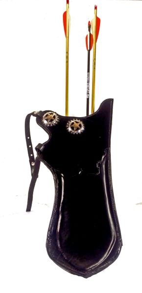 QUIVER CUSTOM HANDMADE LEATHER RIGHT OR LEFT SIDE GREAT FOR MOUNTED ARCHERY