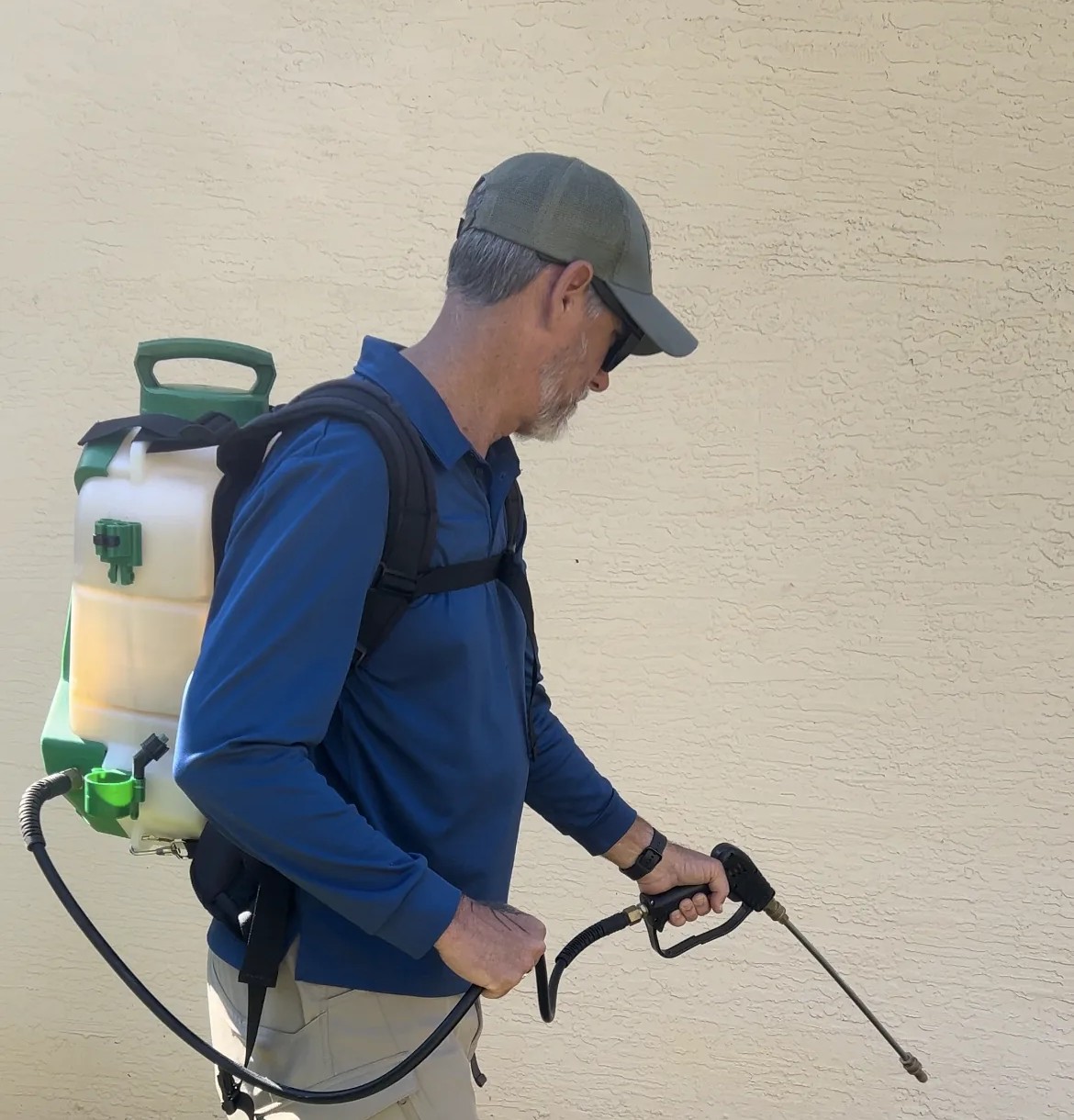 Pest prevention work at a Florida home