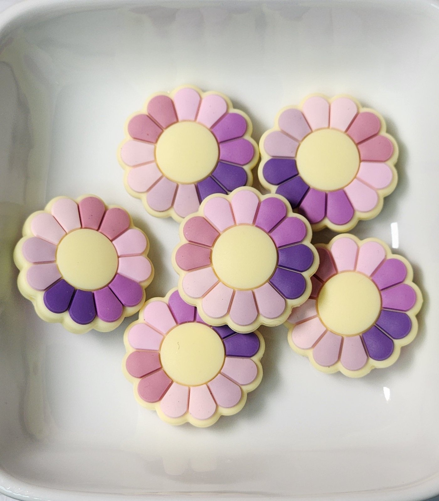 Flower Silicone focal beads, photo 6
