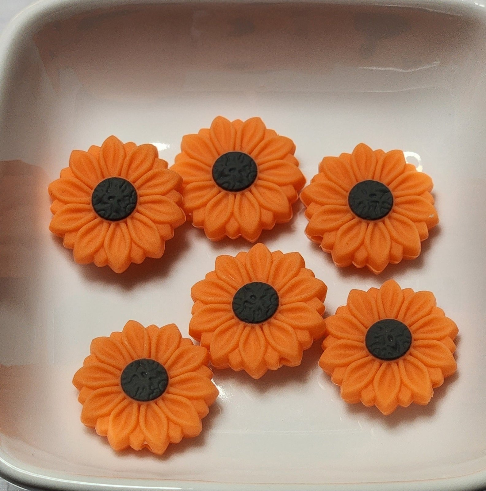 Flower Silicone focal beads, photo 7