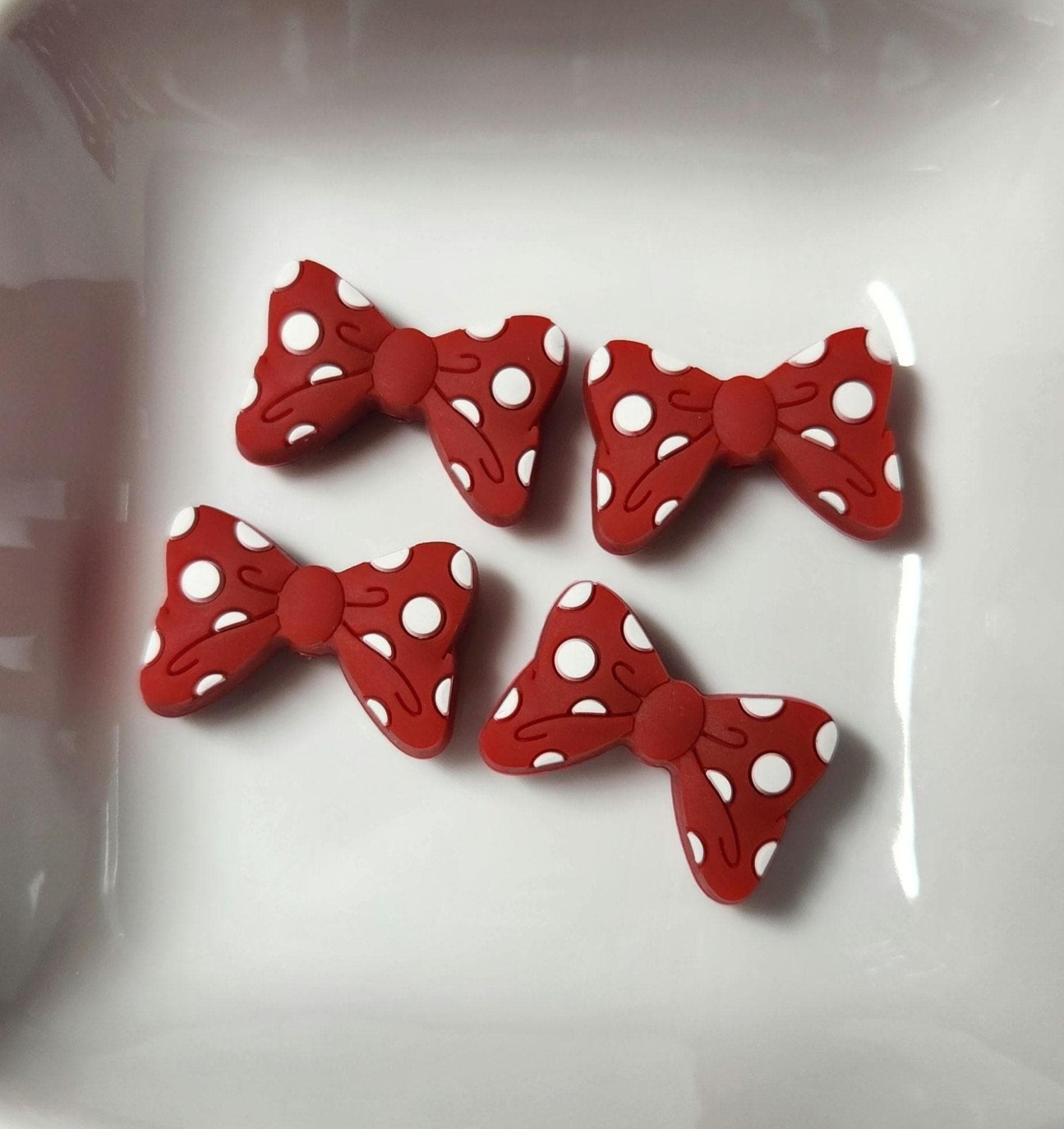 Bow Silicone focal beads, photo 3
