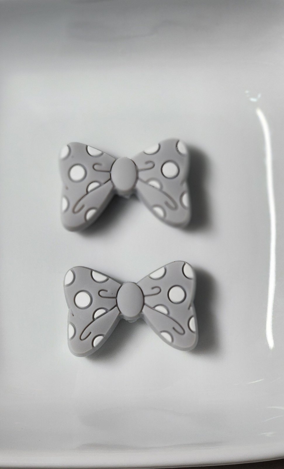 Bow Silicone focal beads, photo 7