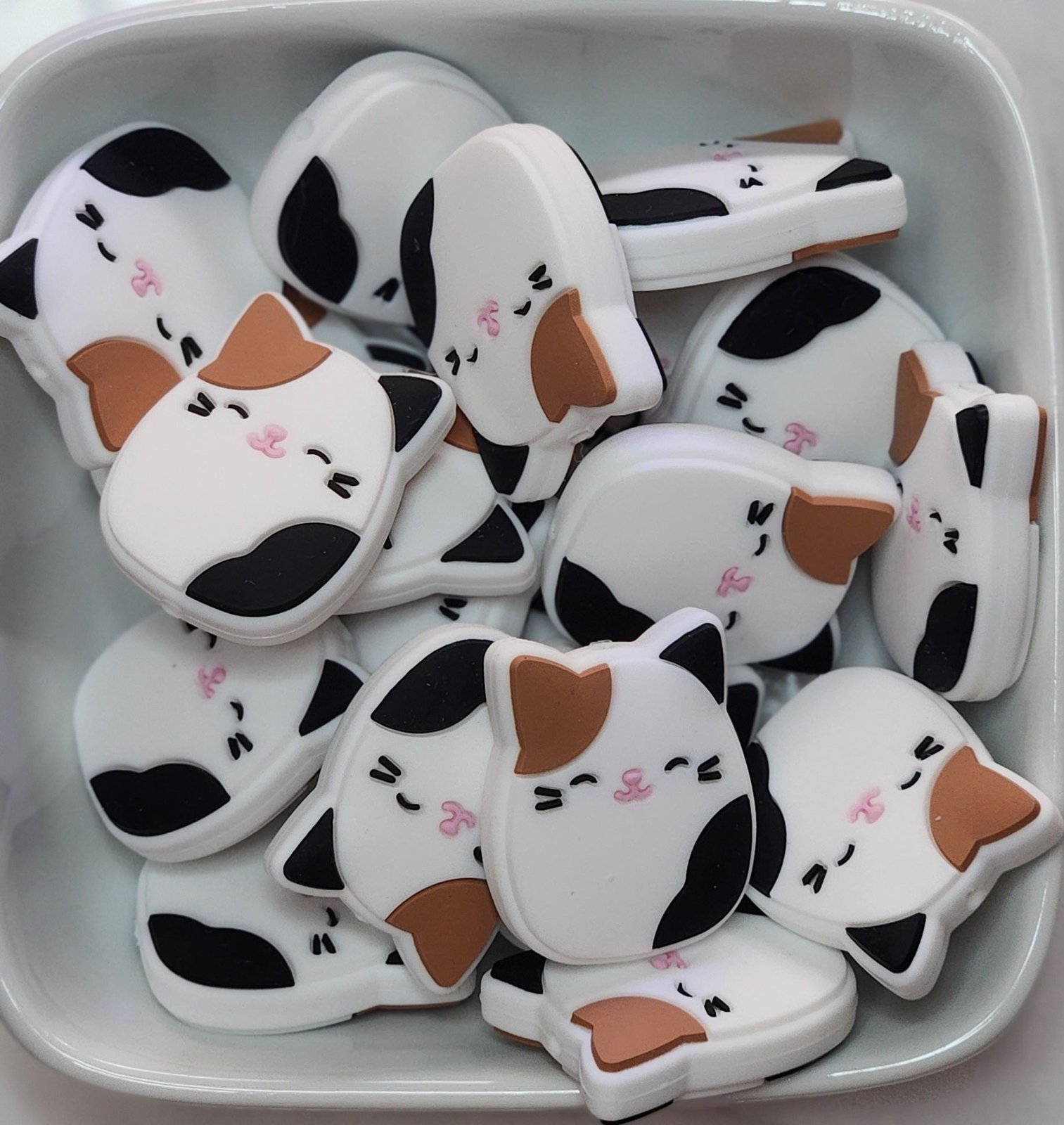 Squishmellow Themed silicone focal bead, photo 2