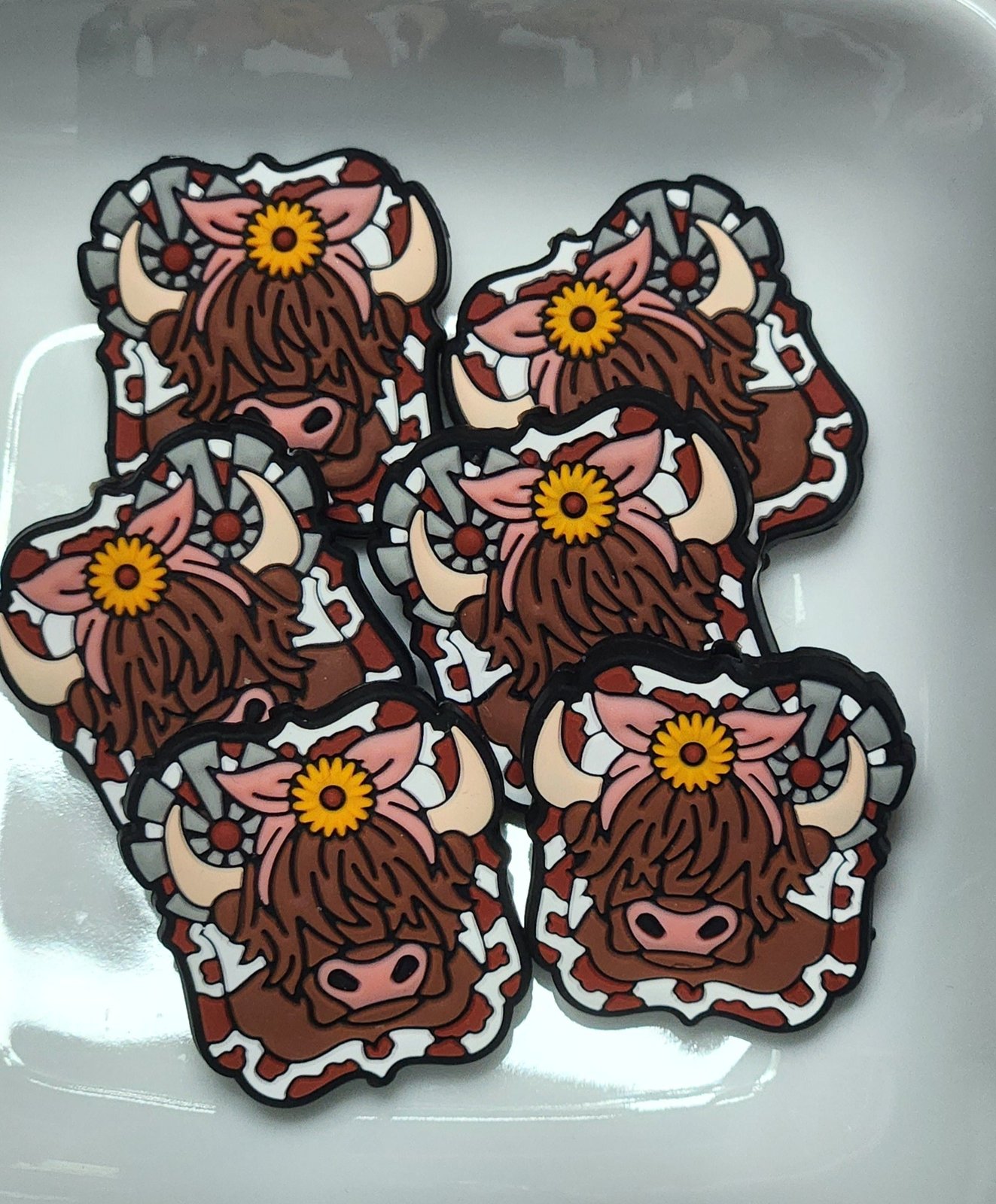 Girlie Highland cow silicone focal bead