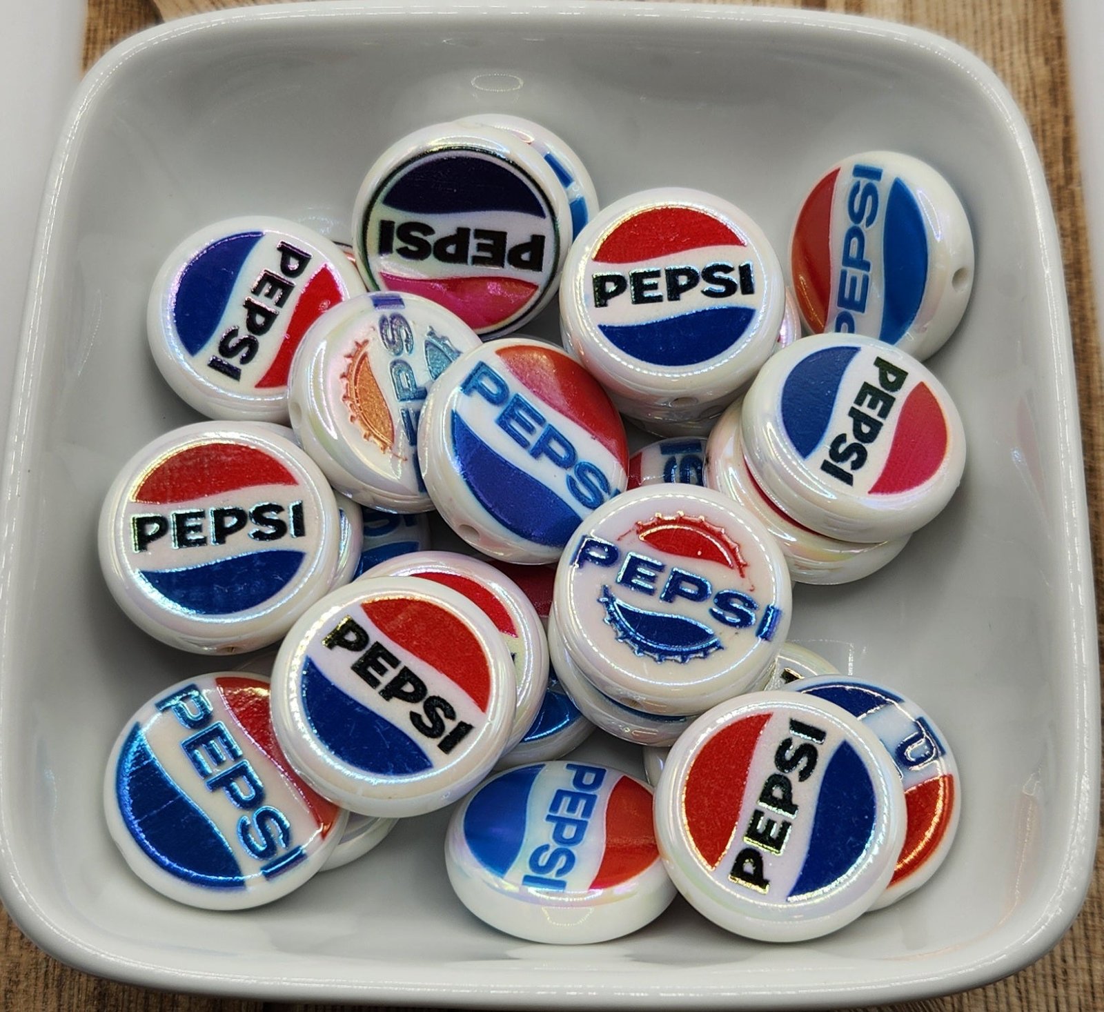Acrylic Red and Blue Cola focal beads White, photo 2