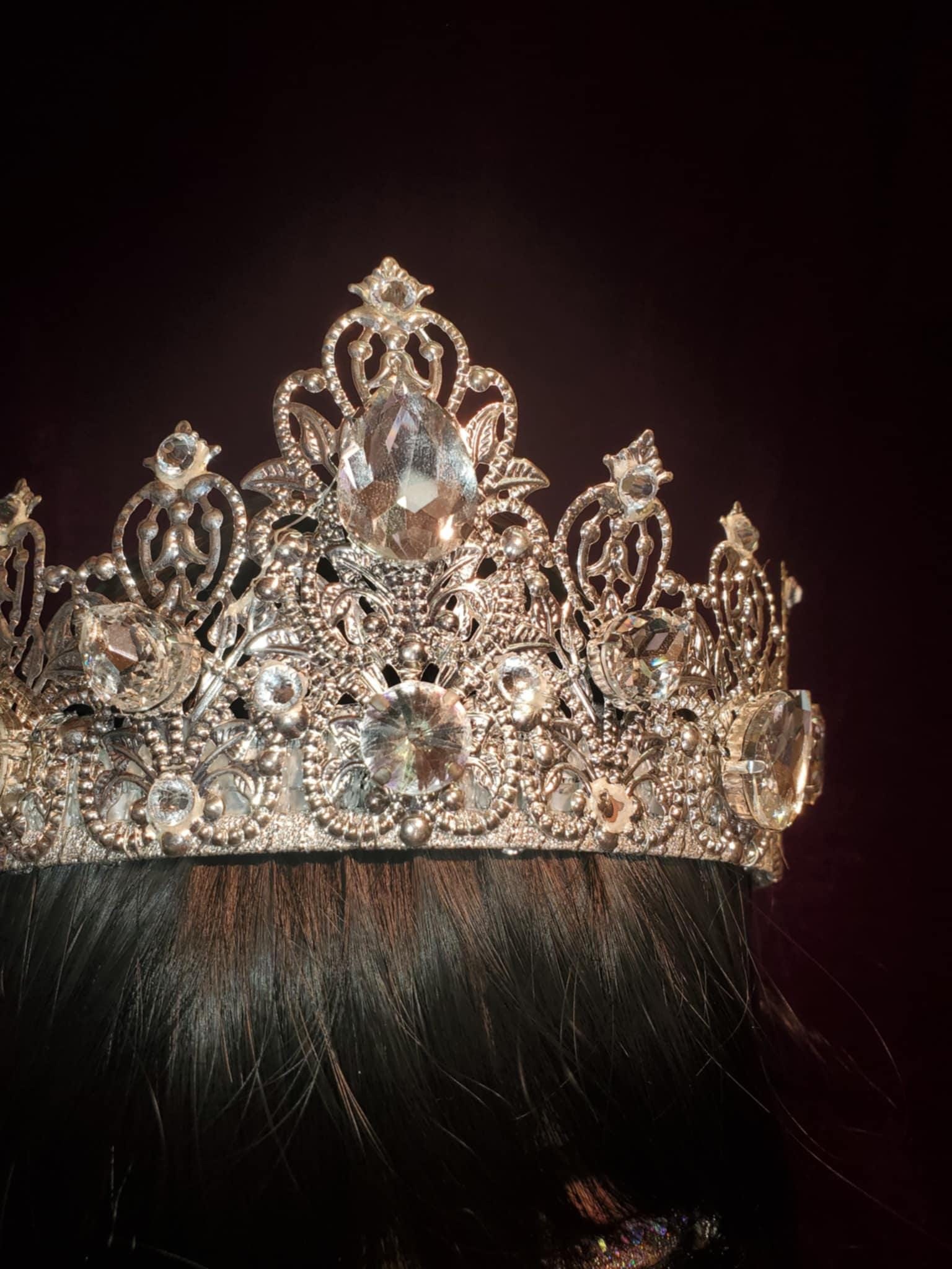 Rhinestone Medieval Crown Tiara: Fantasy Queen Costume, detail 4