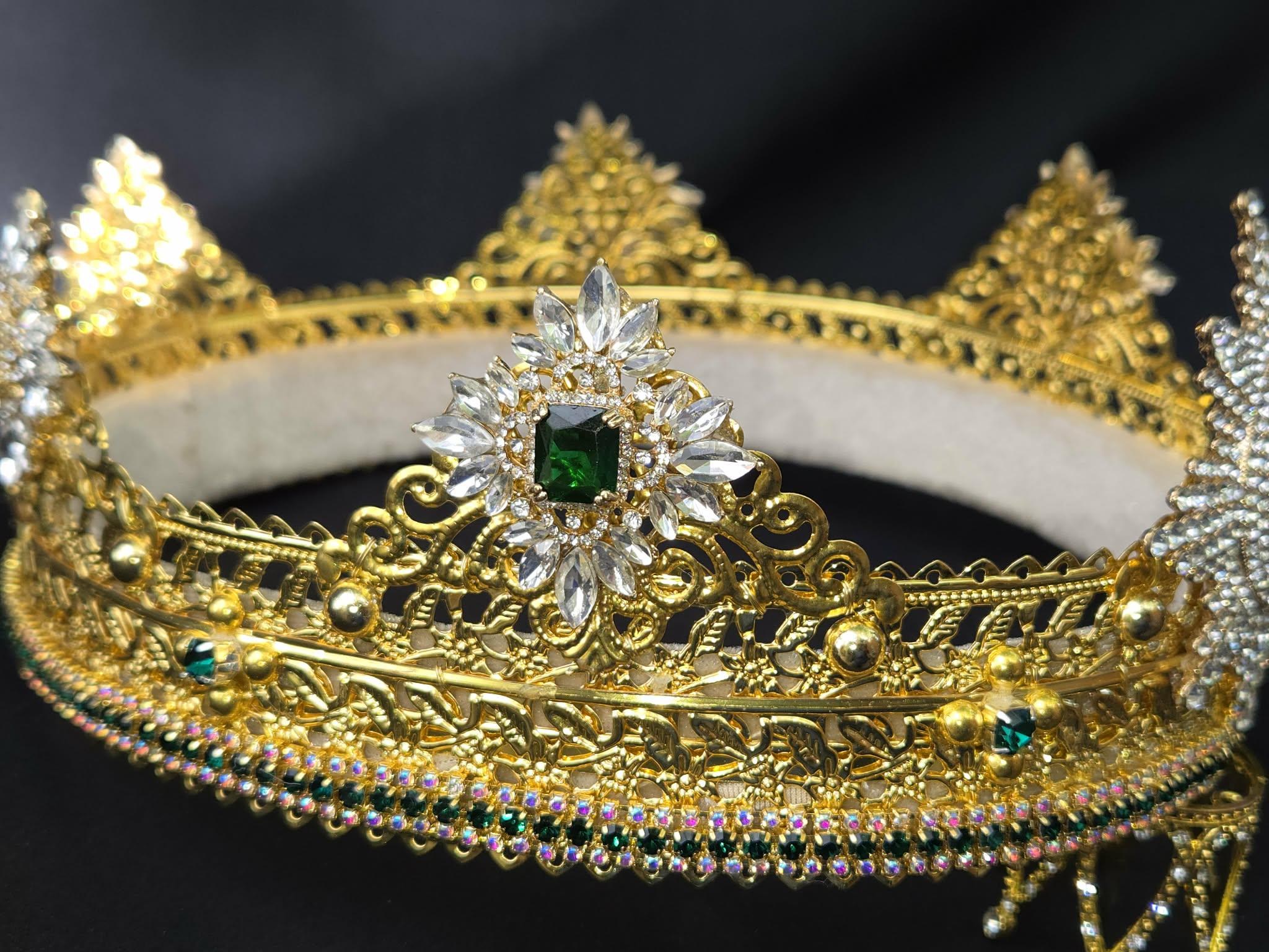 Emerald Starburst Crown, Gold Gothic Fantasy Crown., detail 2
