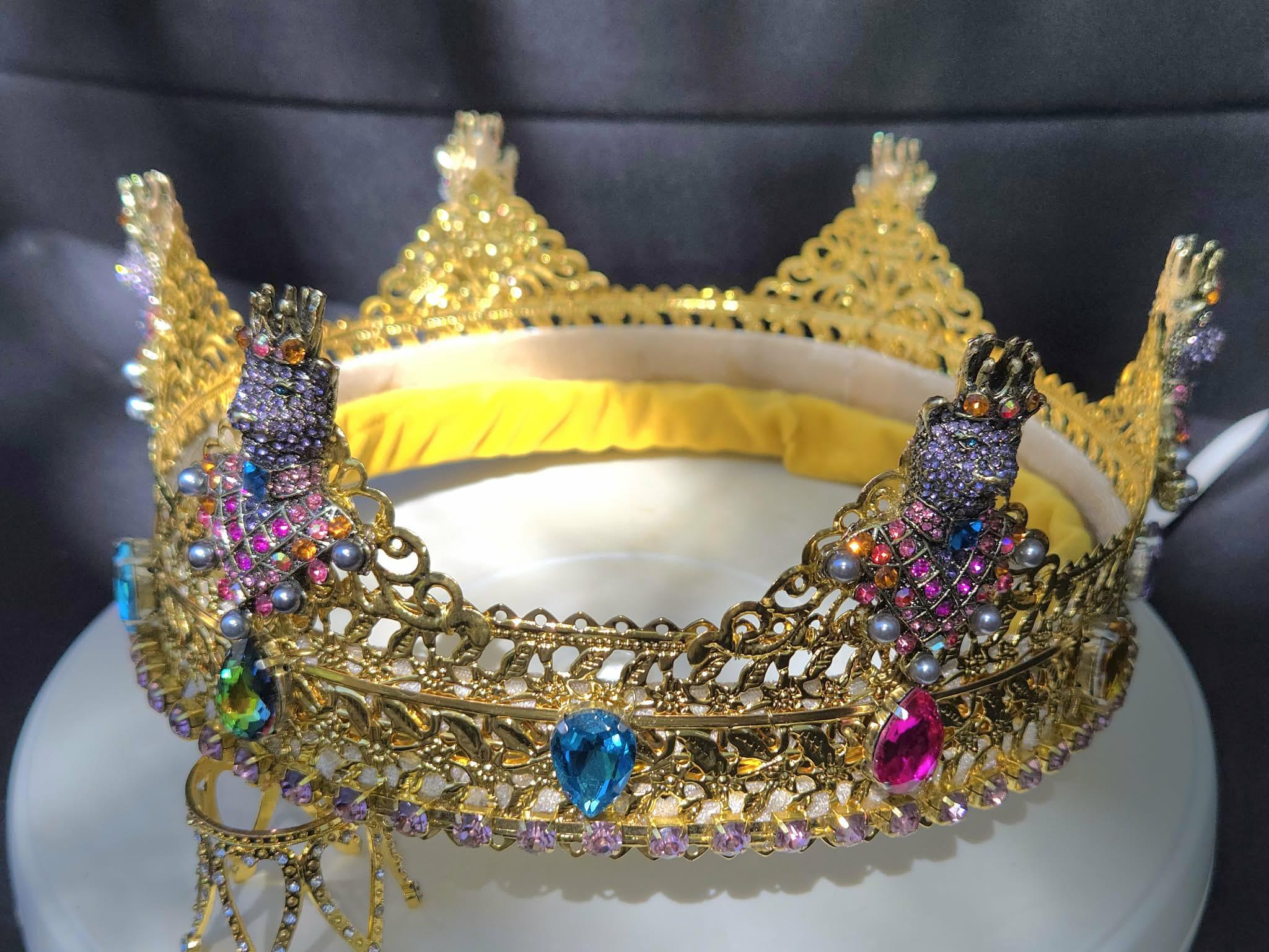 Magical Bear King Crown. Embellished gold crown with fanciful crowned bears, detail 4