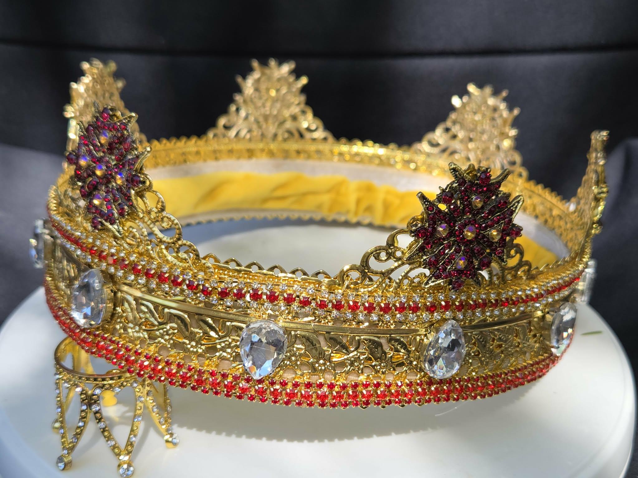 Classic Kings Gold Crown with Maltese Crosses, detail 4