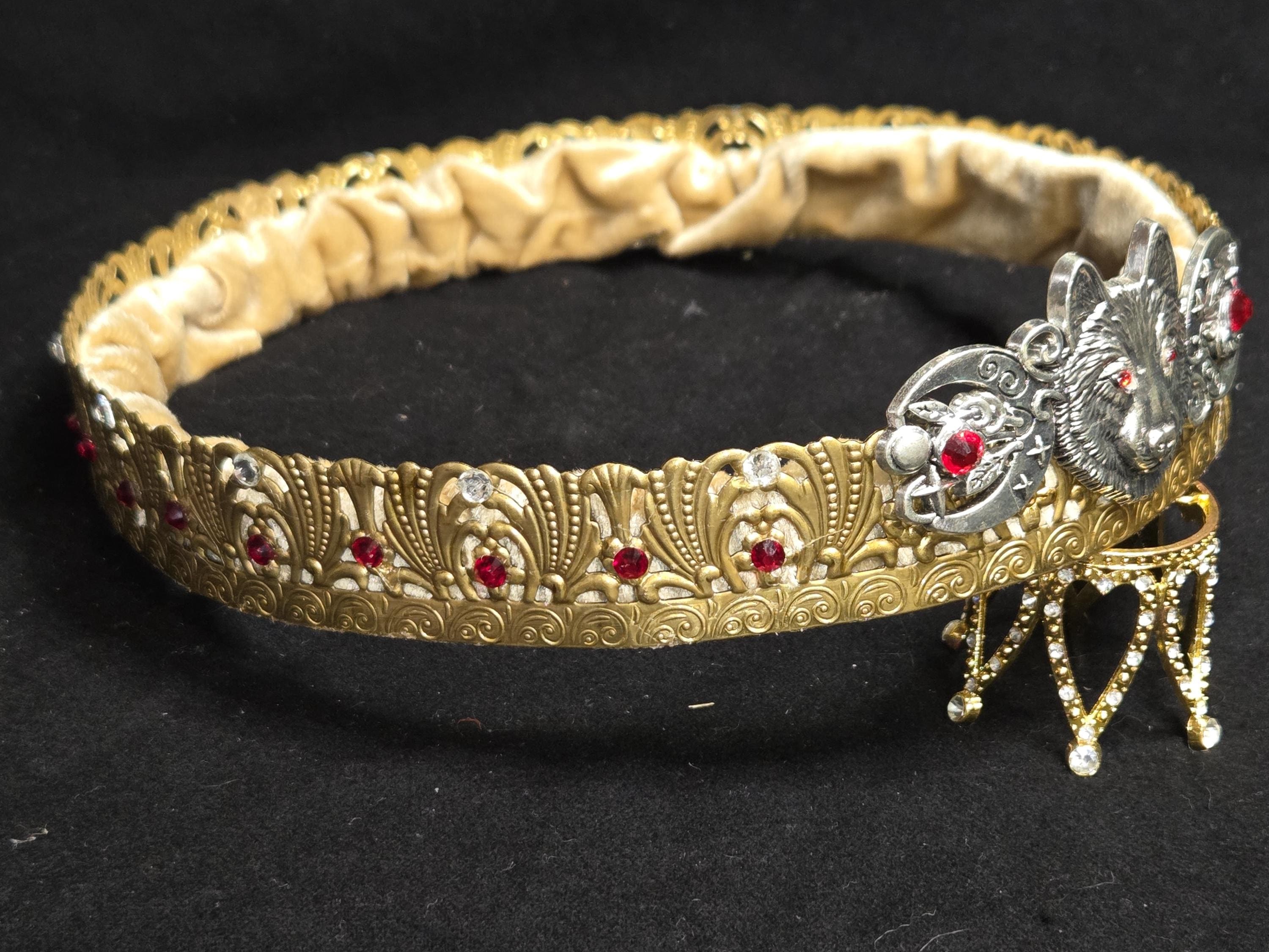 Nordic Wolf Ducal Crown with Ruby Red Rhinestones – Golden Coronet, detail 4