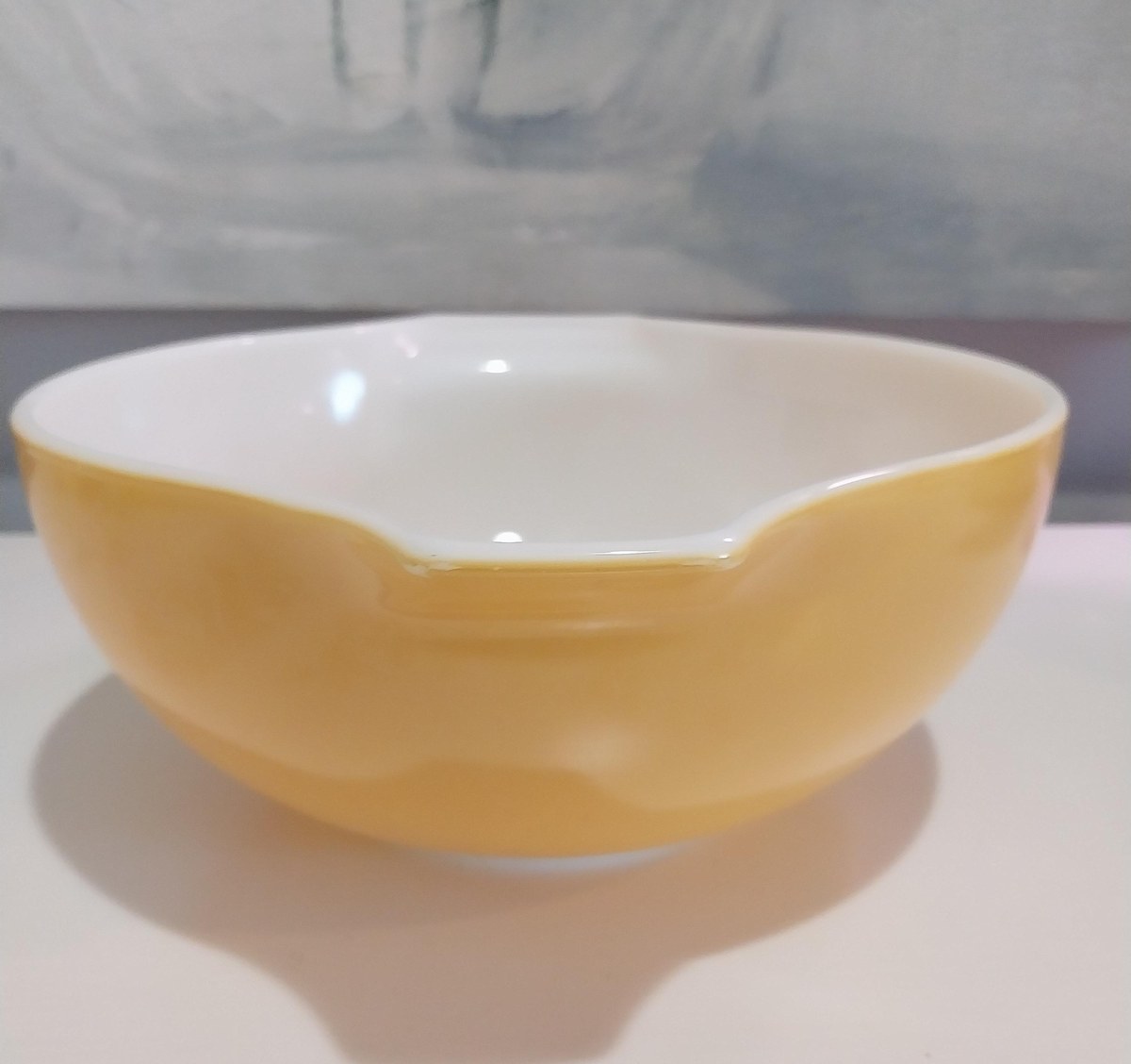 Vintage Pyrex Butterfly Gold Mixing Bowl: 2.5 Qt Retro Kitchenware, view 2