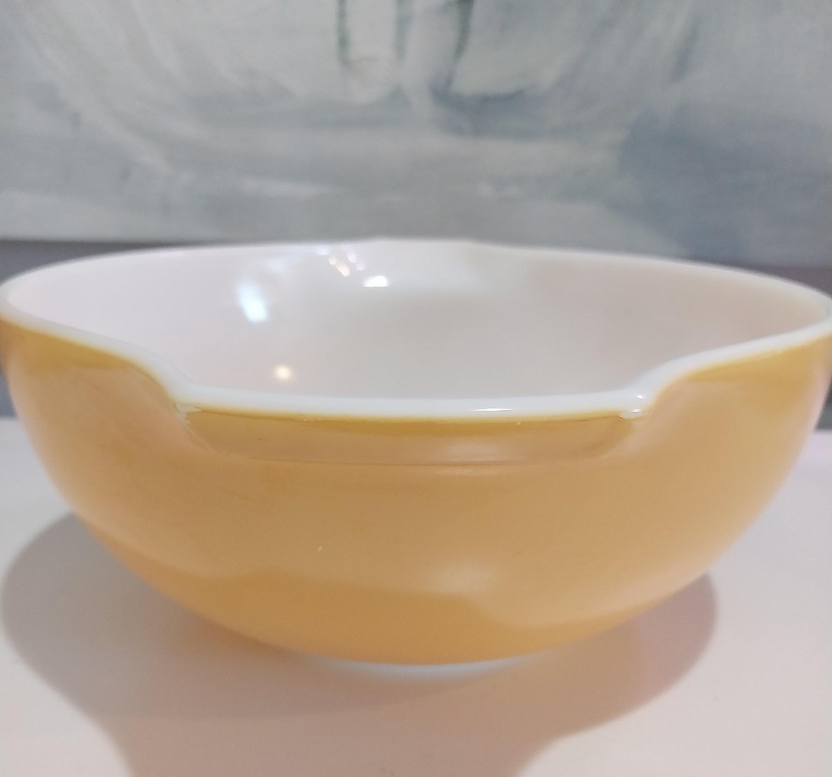 Vintage Pyrex Butterfly Gold Mixing Bowl: 2.5 Qt Retro Kitchenware, view 3