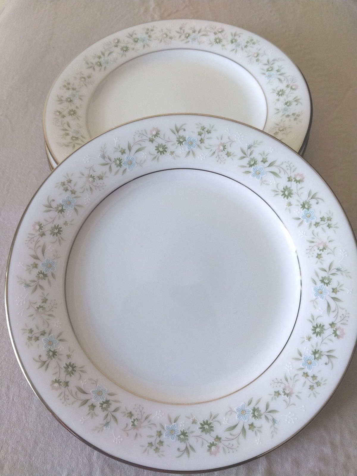 Vintage Noritake Savanna Bread Plates (Set of 4): 1980s Floral Platinum Rim