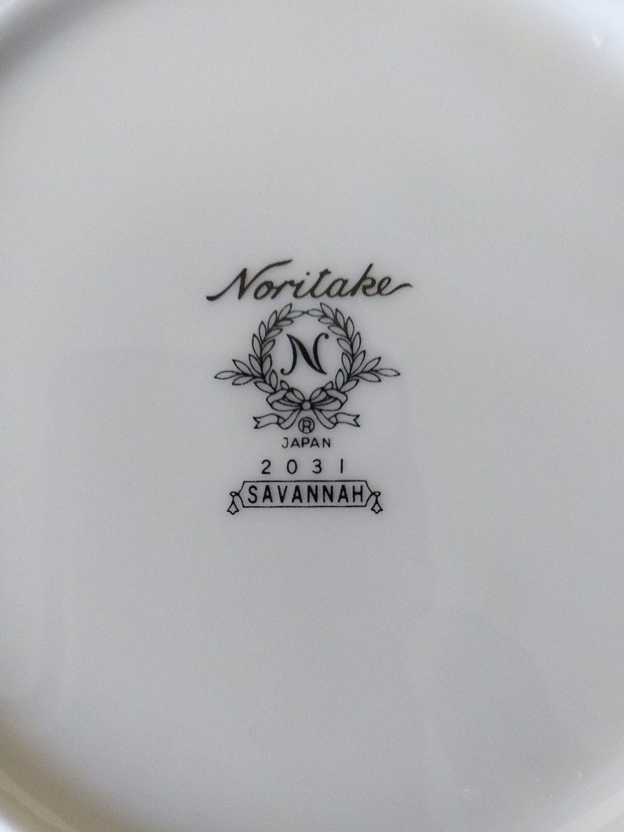 Vintage Noritake Savanna Bread Plates (Set of 4): 1980s Floral Platinum Rim, view 4