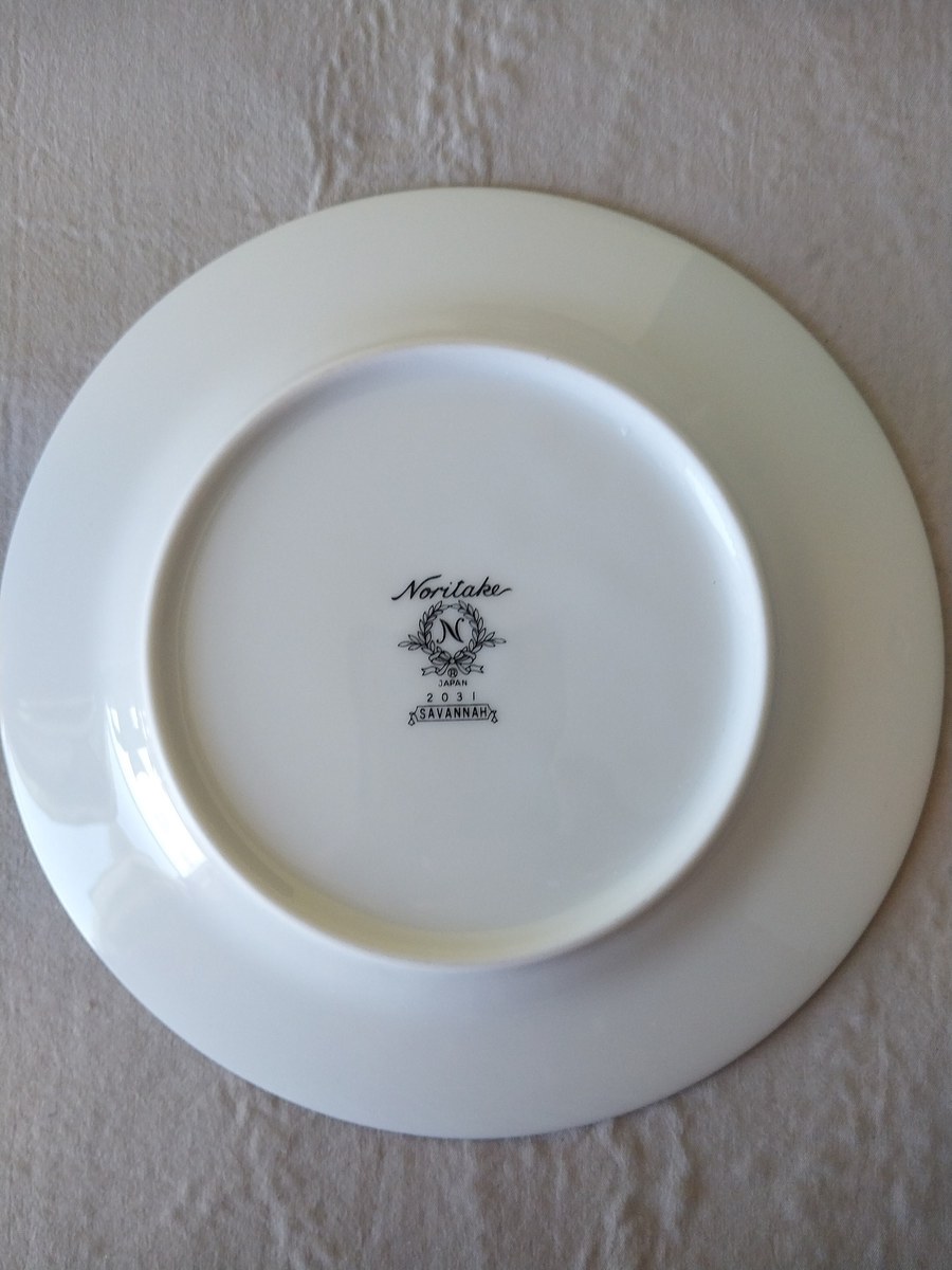 Vintage Noritake Savanna Bread Plates (Set of 4): 1980s Floral Platinum Rim, view 5
